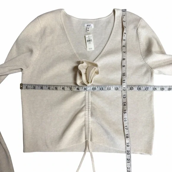 NEW Aerie Cropped Rosette Sweater Cream Size XL - Picture 5 of 9